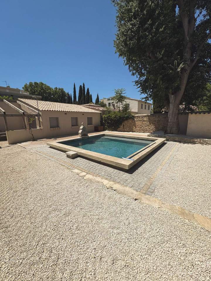MPlage de piscine Lambesc