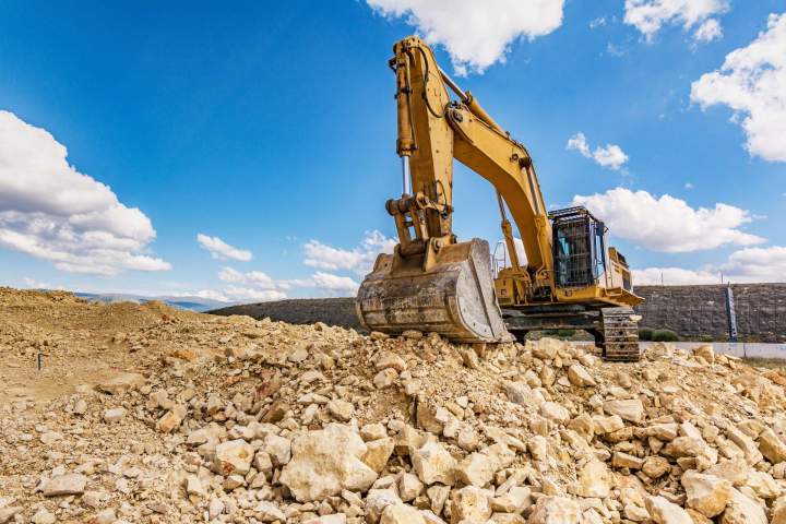 Excavatrice terrassement Lambesc